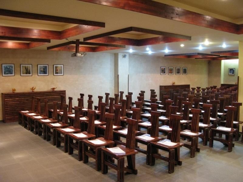 Отель Hotel Oasis Брашов-40