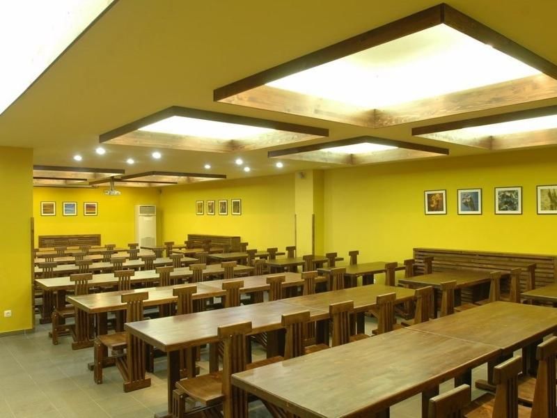 Отель Hotel Oasis Брашов-41