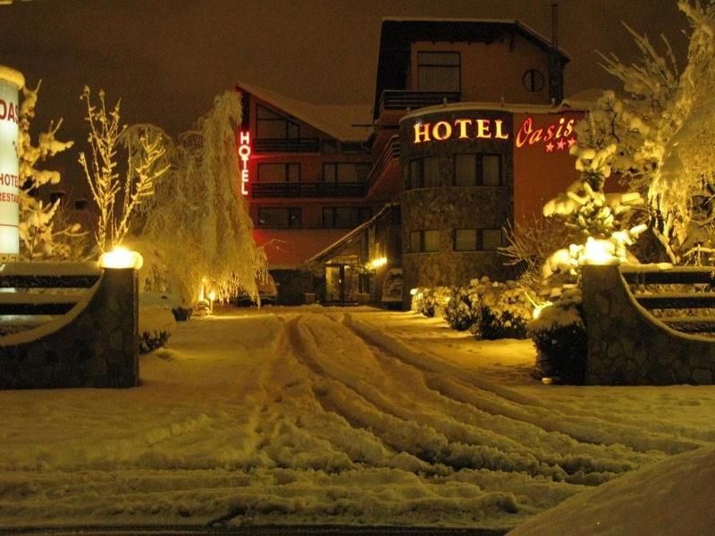 Отель Hotel Oasis Брашов