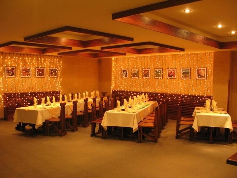 Отель Hotel Oasis Брашов-46
