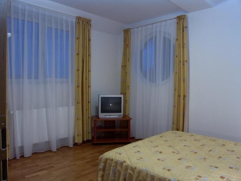 Отель Hotel Oasis Брашов-51