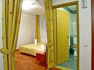 Отель Hotel Oasis Брашов Полулюкс-3