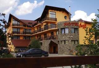 Отель Hotel Oasis Брашов-2