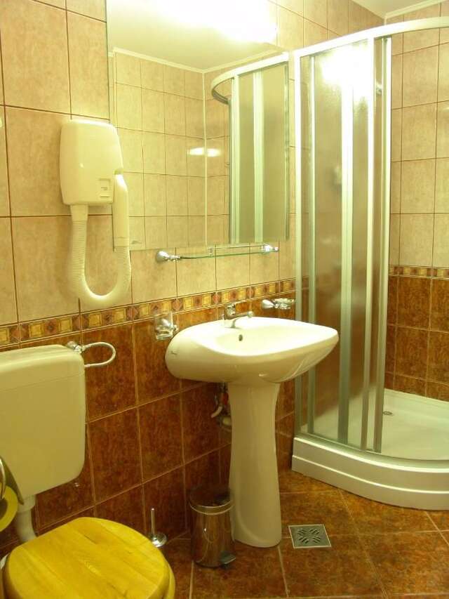 Отель Hotel Oasis Брашов-30