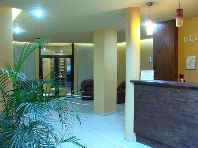 Отель Hotel Oasis Брашов-35