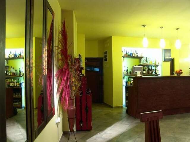 Отель Hotel Oasis Брашов-38